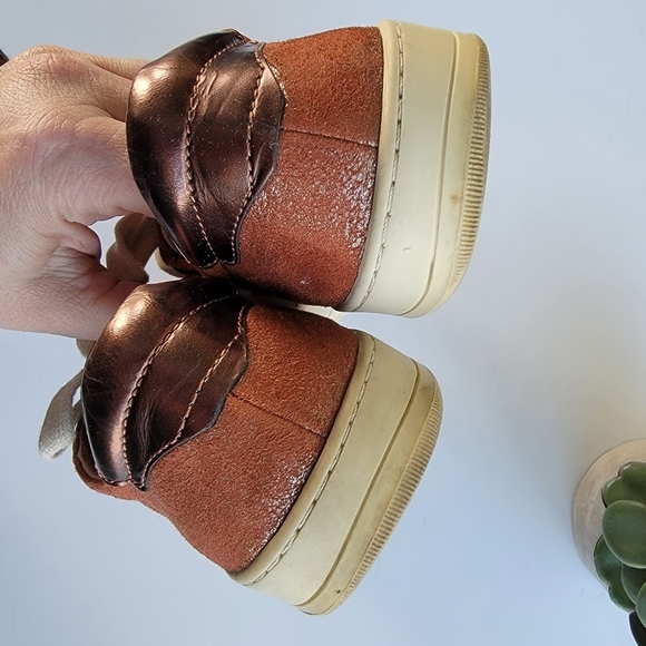 Johnston & Murphy Sneaker Distressed  Suede Leather Size 8 - Picture 5 of 15